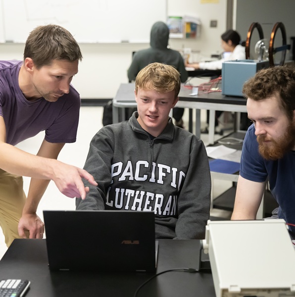 Students in Physics Chair Bret Underwood’s PHYS 310 course titled” Methods of Experimental Physics