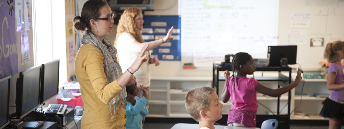 PLU Grad Students working with McCarver Students on 7/8/2015 (Photo/John Struzenberg '16)