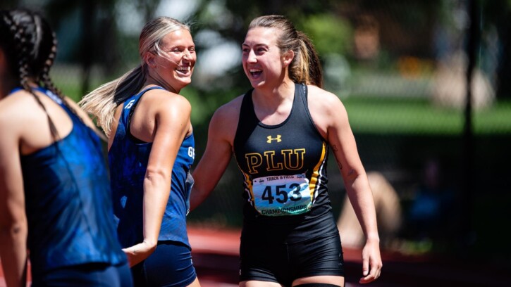 Bailey Forsyth celebrates with teammates.