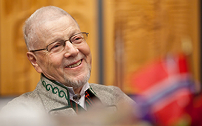 Audon Toven Audun Toven, associate professor of Norwegian, advanced Norwegian-American relations throughout the Northwest, encouraged countless PLU students to study away in Norway, played a leading role in hosting Norwegian guests at PLU and was presented with the Royal Norwegian Order of Merit by Norway's ambassador, His Excellency Knut Vollebaek.