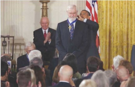 William Foege ’57, receives a Presidential Medal of Freedom from President Barack Obama.