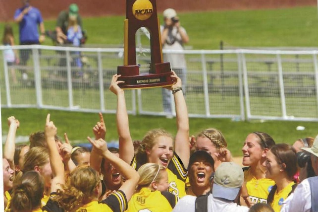 Lute softball wins national title after a perfect 8 game run through the regional and national tournaments. Pitcher Stacey Hagenson is named the tournament’s Most Outstanding Player and the Honda Sports Award Division III Player of the Year.