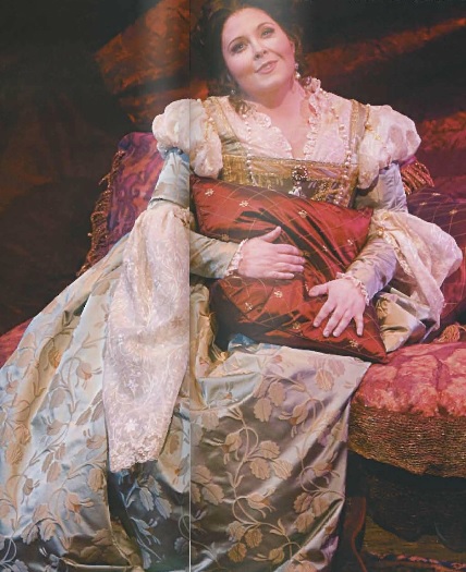 Music alumna Angela Meade