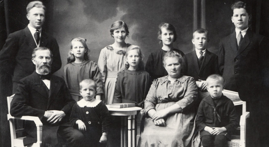 Scandinavian Immigrant group photo