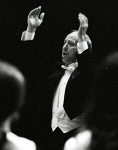 Maurice Skones