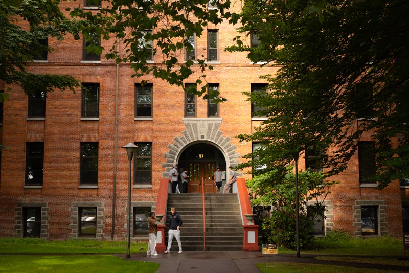 Pacific Lutheran University welcomes back students to campus during New Student Orientation Move-In Day, Friday, Sept. 4, 2026, at PLU. (PLU Photo / Sy Bean)