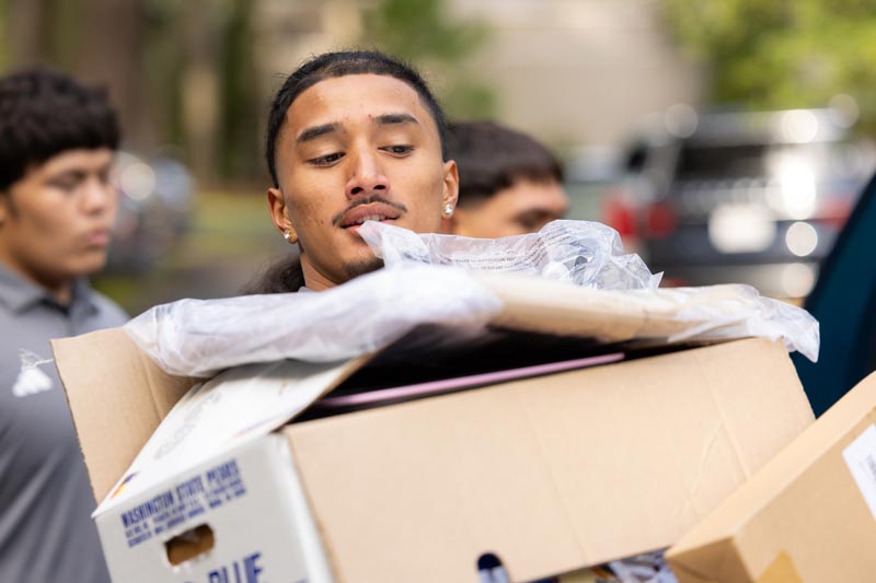 Pacific Lutheran University welcomes back students to campus during New Student Orientation Move-In Day, Friday, Sept. 4, 2026, at PLU. (PLU Photo / Sy Bean)