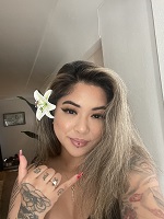 April Kaimana Reyes April Kaimana Reyes