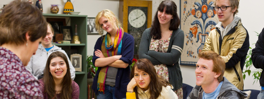 Solveig with a group of students