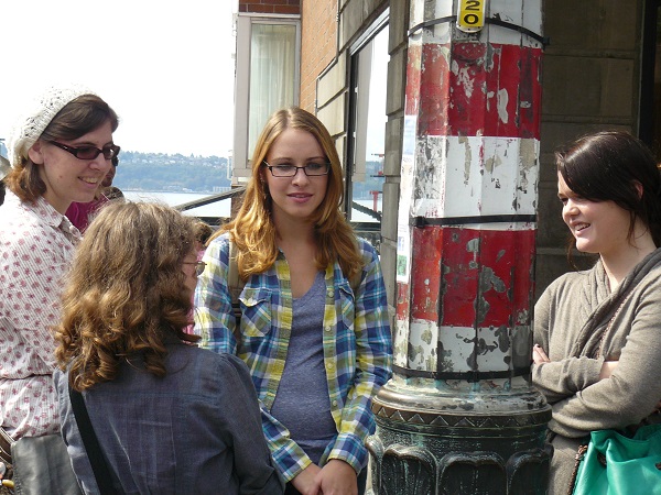 Way back in 2012, French 310 students went to Seattle to compare the Space Needle (built for the 1962 World’s Fair) to the Eiffel Tower (built for the 1889 World’s Fair).