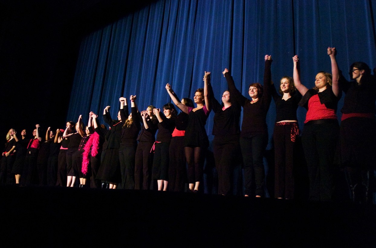 PLU V-Day - students taking bow on stage