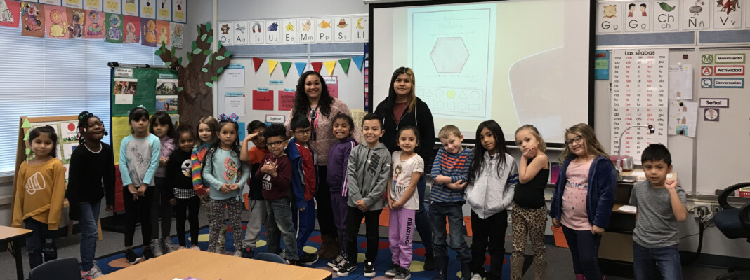 Tatiana Molinero Ceras volunteers in a dual immersion classroom at Harvard Elementary School