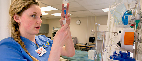 iss-email-banner student working in nursing