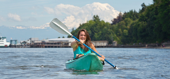 iss-email-banner student kayaking in puget sound