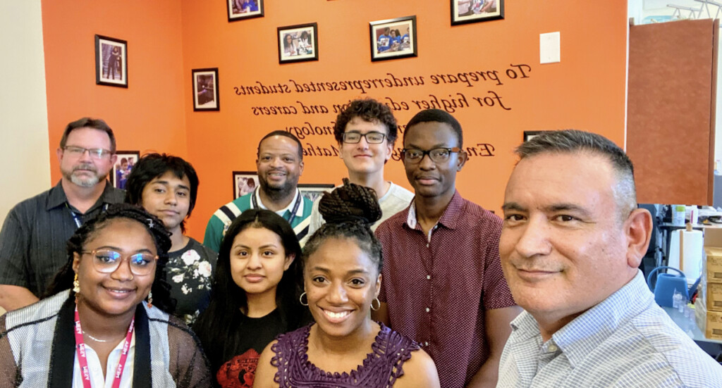 Tacoma/South Puget Sound MESA has selected 4 interns for the 2021 summer internship program at Columbia Bank IT Department. The students met with TSPS MESA staff and Columbia bank IT team on June 28th for an orientation workshop.