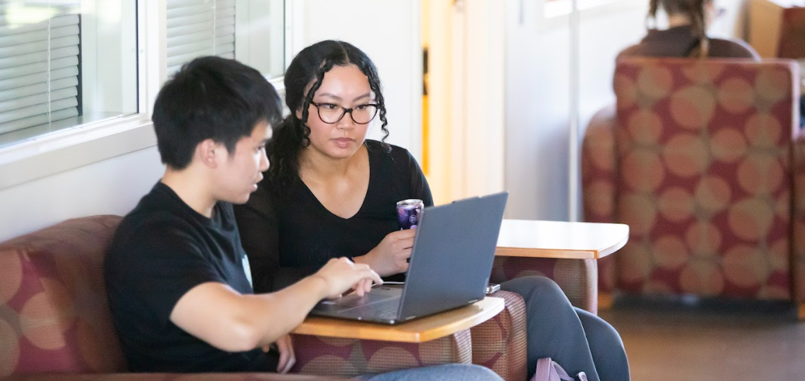 PLU students in Morken Center for Learning and Technology.