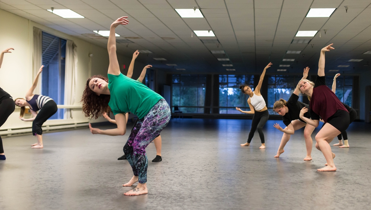 Dayna DeFilippiis leading students as a guest choreographer at PLU on Friday, March 4, 2016. (Photo: John Froschauer/PLU)