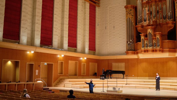 Distanced voice lesson in Lagerquist Hall