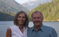 Molly Stuen ’72 and Zenon Olbertz ’71.