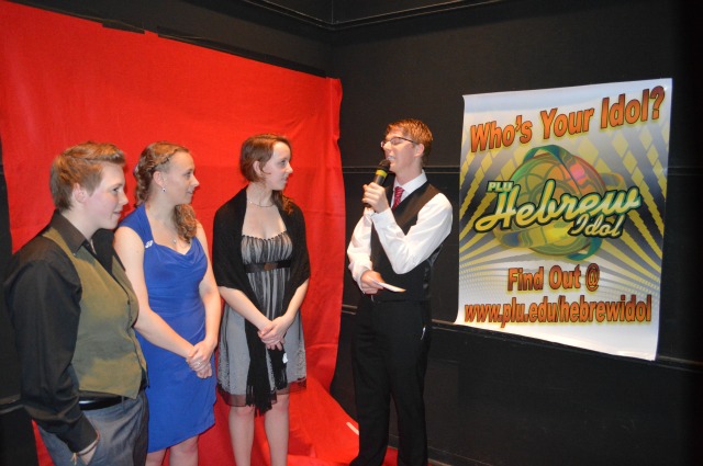 2014 Hebrew Idol host Tommy Flanagan ’14, right, interviews the creators of the film “Envious Girls” on the red carpet.