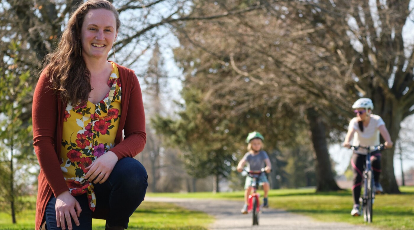 Alayna Linde ‘10 works as a public outreach consultant with the women-owned company EnviroIssues, and is consulting with Pierce County Parks on a public trails project that will connect campus with community parks and schools.