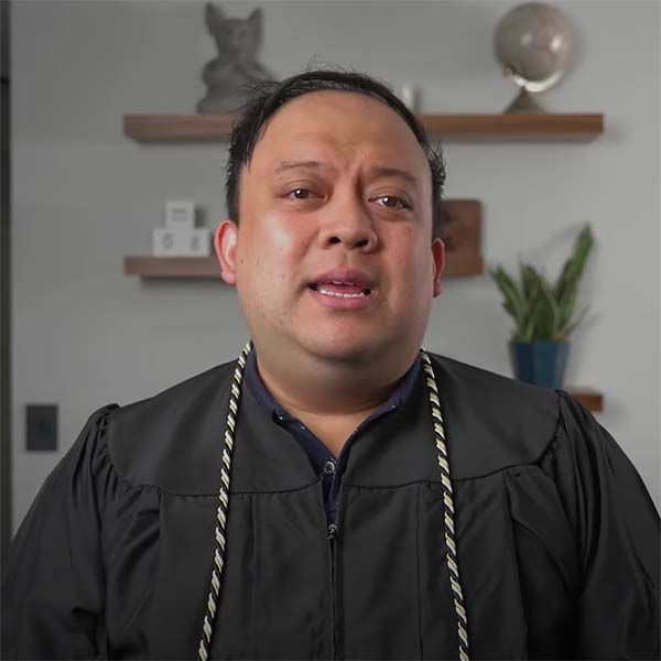 Broadway performer and PLU alumnus Jay Paranada ’06