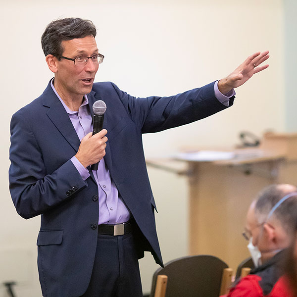 Washington State Attorney General Bob Ferguson visited campus to give a Constitution Day presentation.