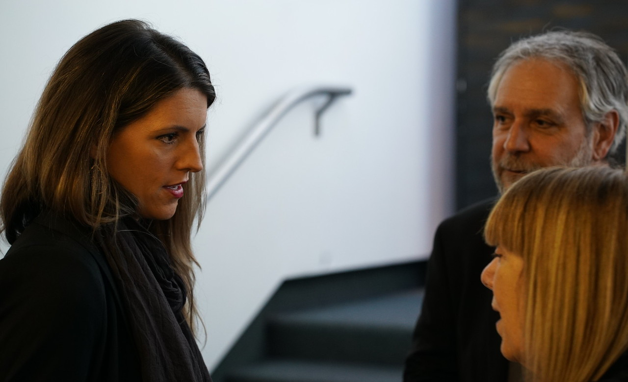 Jenn Henrichsen connects with fellow participants at the launch of the Center for Media at Risk, located at the Annenberg School for Communication at the University of Pennsylvania.
