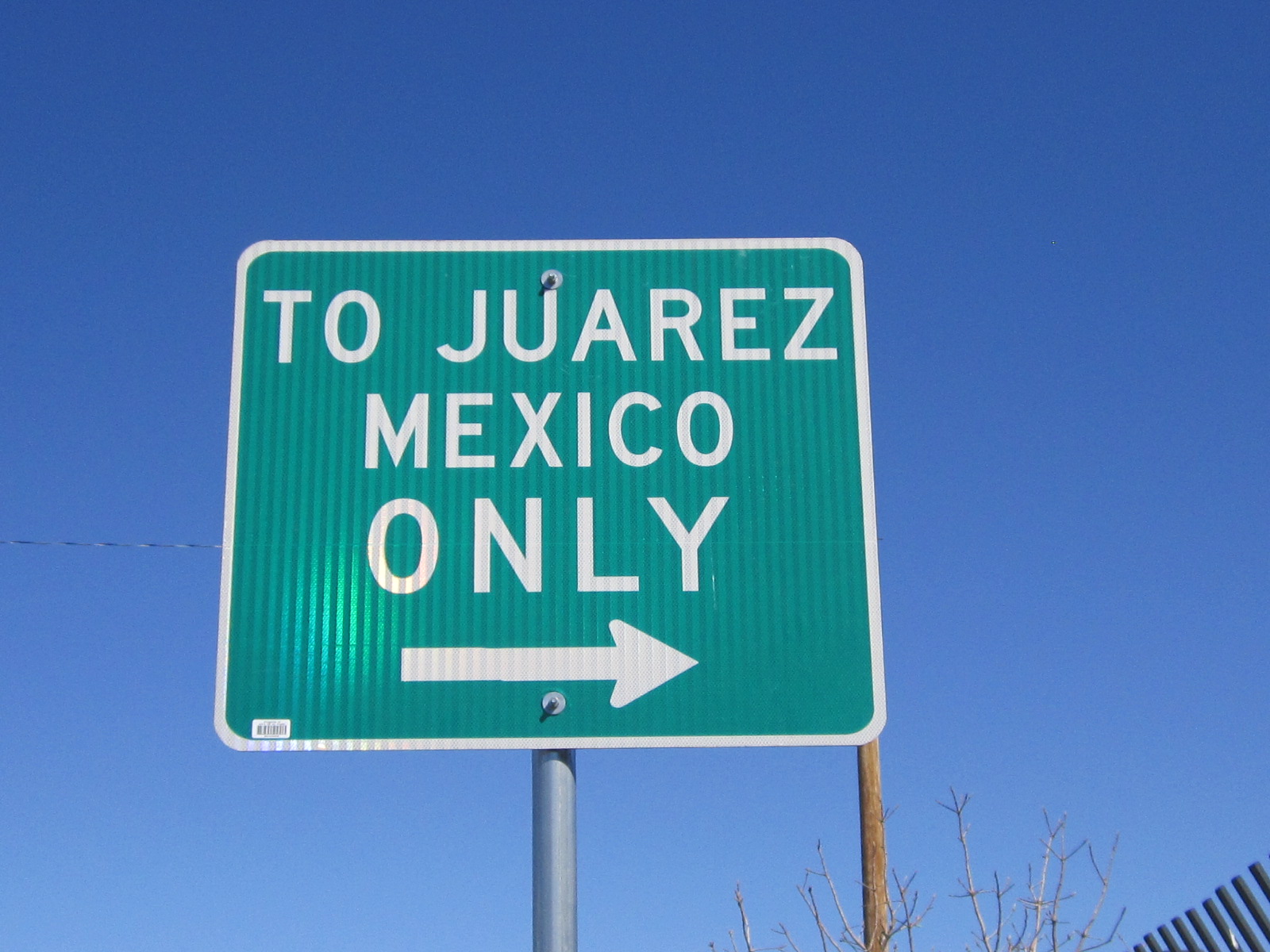 Sign in El Paso - Photo by Maria Cruse