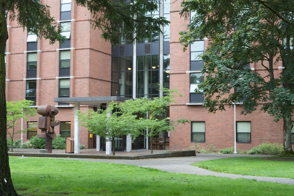 Front view of Tingelstad Hall