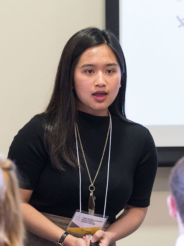 Tran Hoang '20 - presenting her research