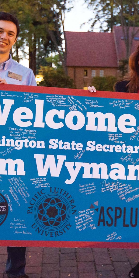 Riley Dolan ’19 met Washington Secretary of State Kim Wyman during the ASPLU voter registration drive. PLU led the state in new campus voter sign-ups and students who pledged to vote.