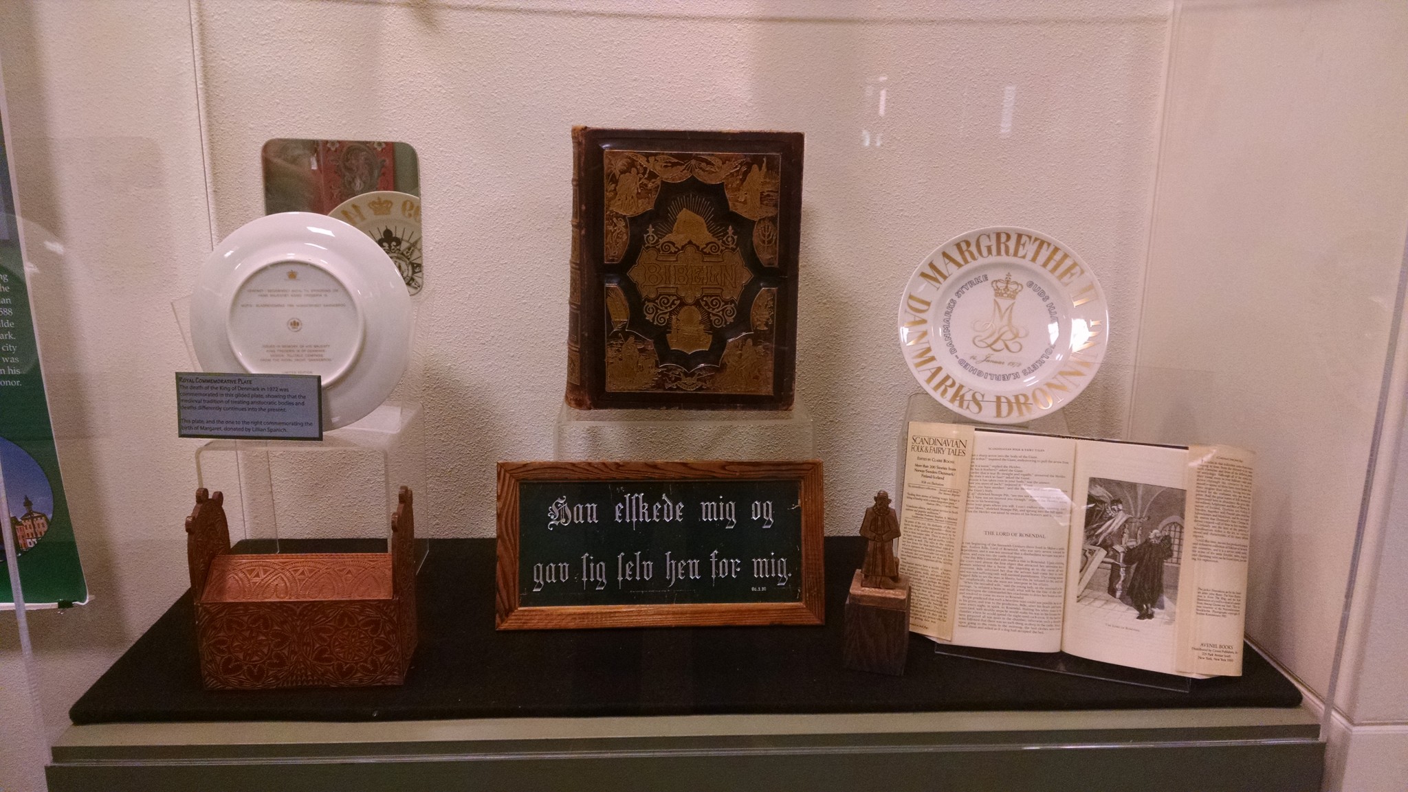 Scandinavian Display