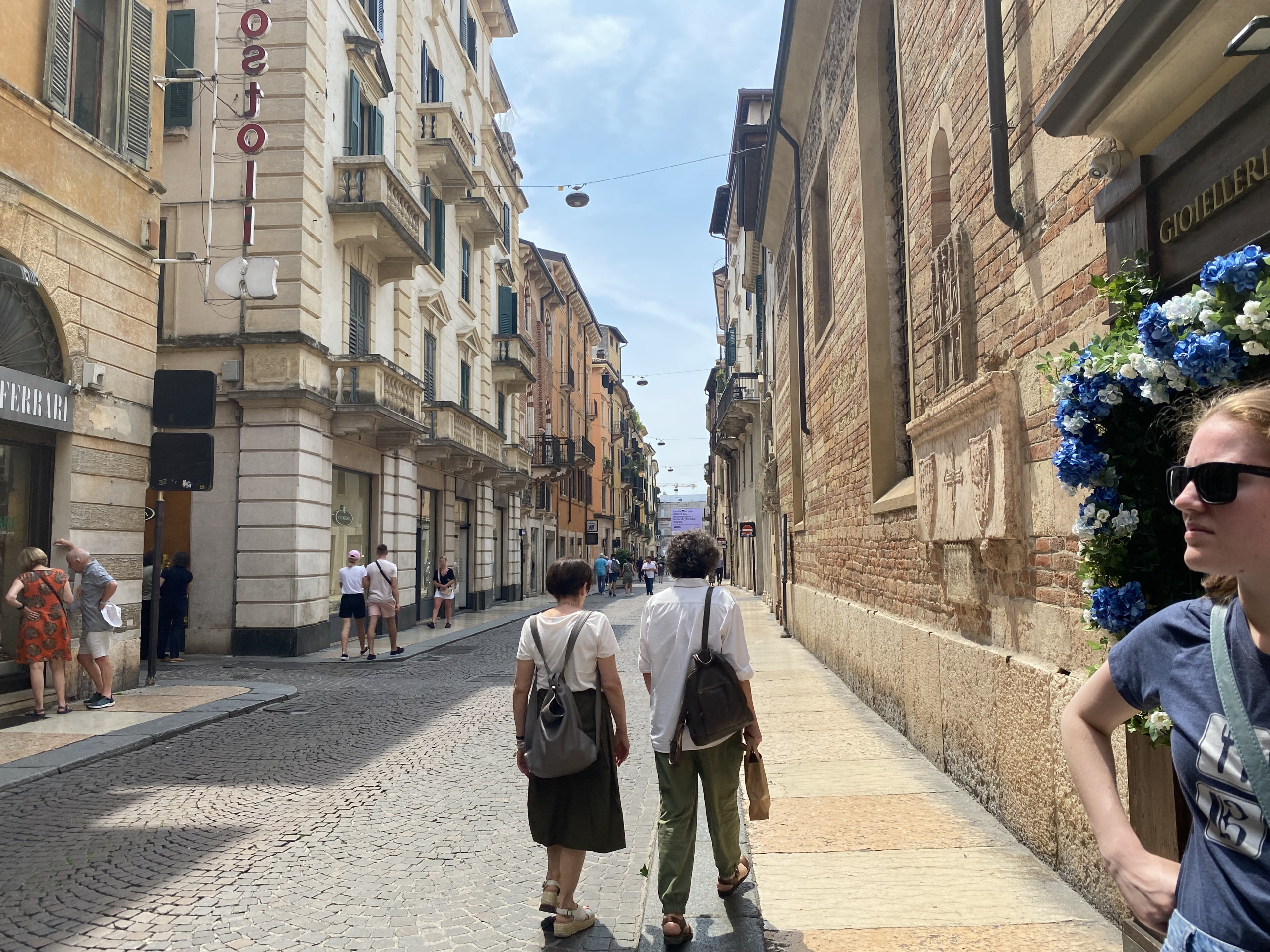 picture of italian street