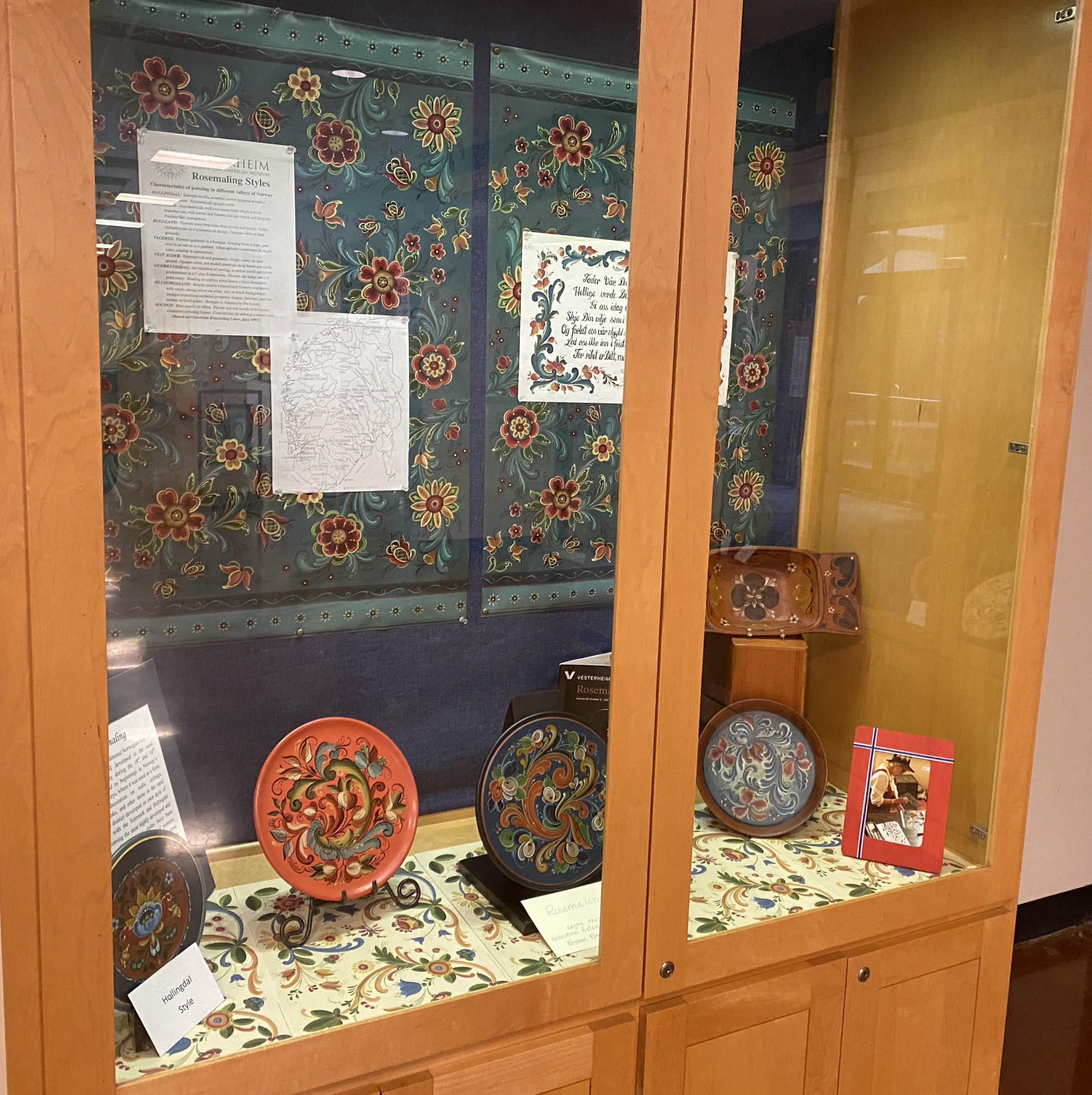 rosemaling exhibit