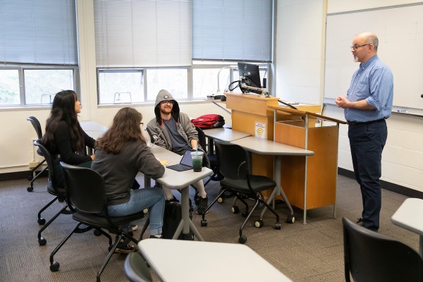 Assistant Professor Ran Winnett leads the SOCW 360 course, Thursday, April 6, 2023, in Hauge at PLU. (PLU Photo / Sy Bean)