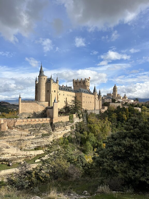 rsz_1scenes_from_around_the_world_1st_sophie_muir_segovia_spain_2024 castle on hillside in Spain