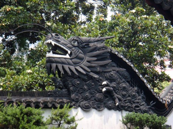 Dragon Chinese dragon on roof corner